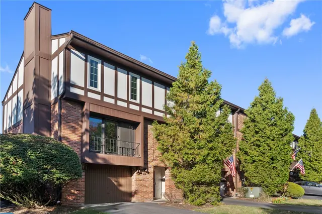 238 Woodbridge Dr