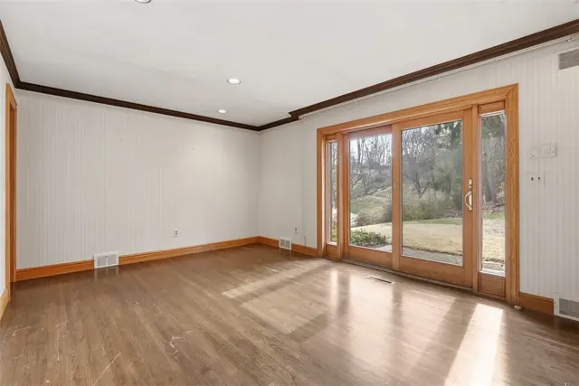 239 Byron Rd gallery image 7