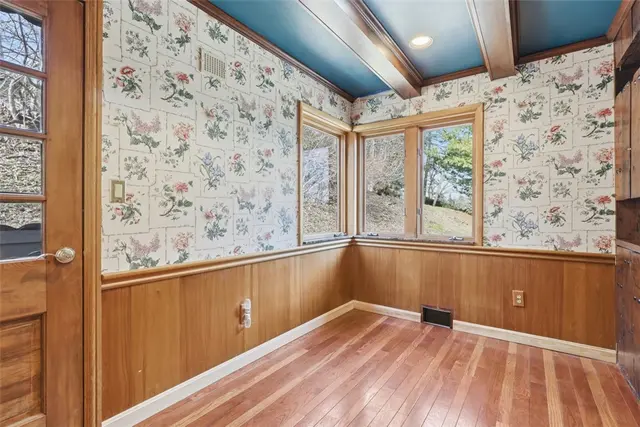 239 Byron Rd gallery image 8