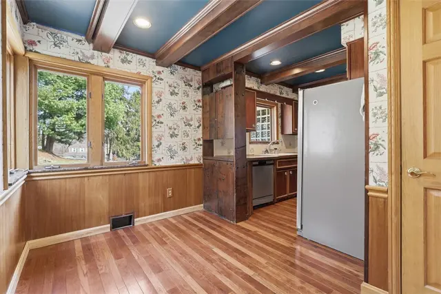239 Byron Rd gallery image 9