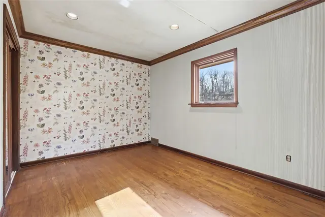 239 Byron Rd gallery image 17