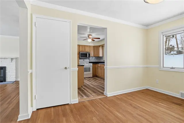 2393 Brandt School Road gallery image 12
