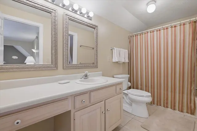 2397 Traci DRIVE gallery image 33