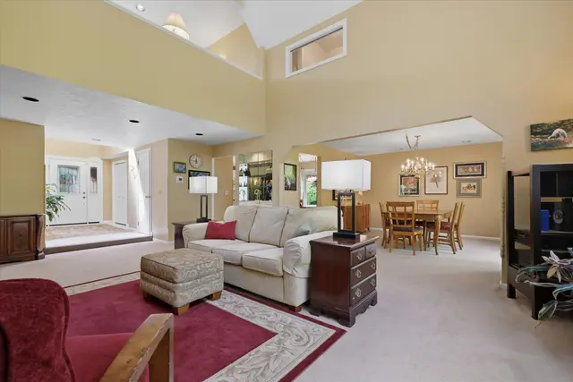 2397 Traci DRIVE gallery image 35