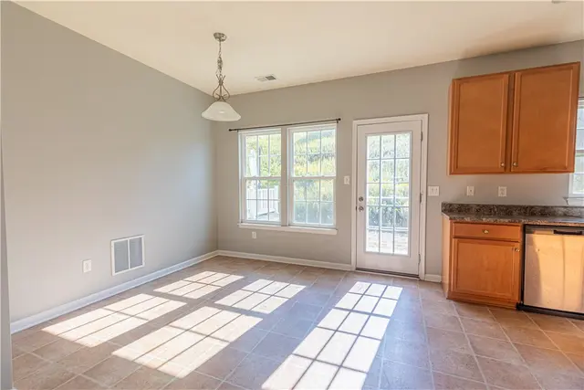 240 Broadstone Dr gallery image 5