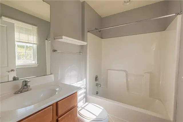 240 Broadstone Dr gallery image 9