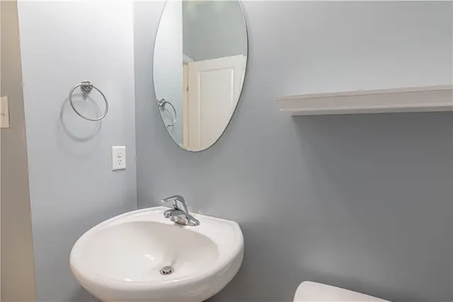 240 Broadstone Dr gallery image 11