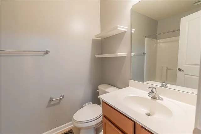 240 Broadstone Dr gallery image 12