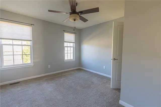 240 Broadstone Dr gallery image 17