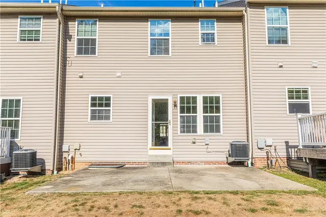 240 Broadstone Dr gallery image 18