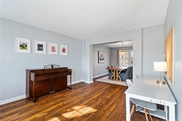 240 Fox Meadow Dr gallery image 6