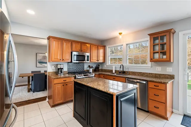 240 Fox Meadow Dr gallery image 17