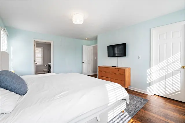 240 Fox Meadow Dr gallery image 28