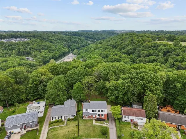 240 Wallingford Dr gallery image 8