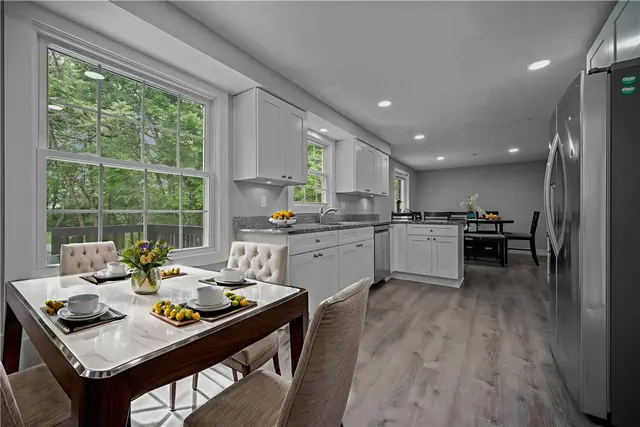 240 Wallingford Dr gallery image 22