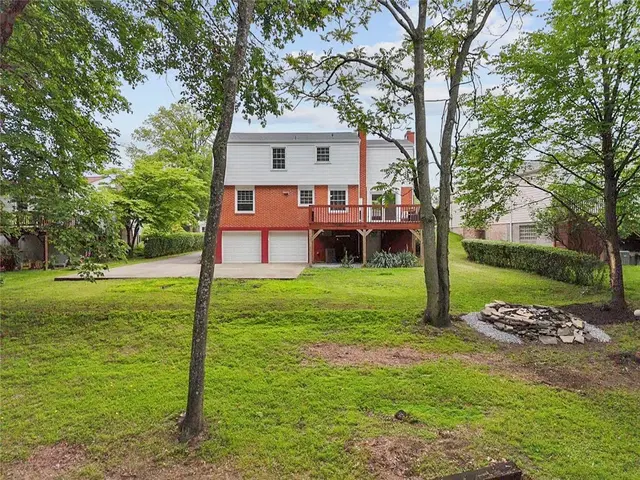240 Wallingford Dr gallery image 27