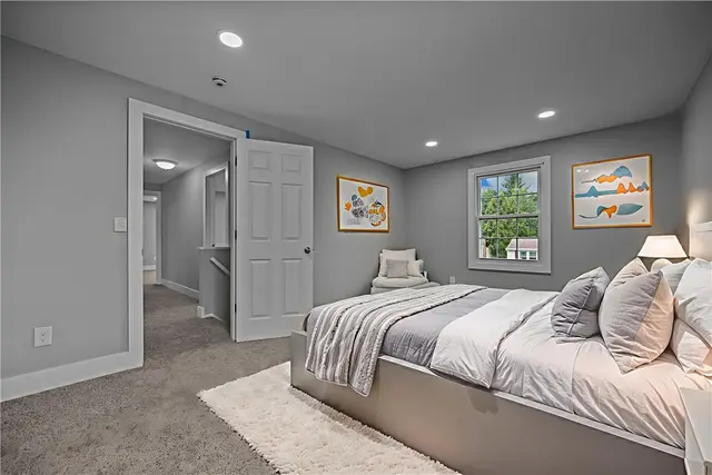240 Wallingford Dr gallery image 29