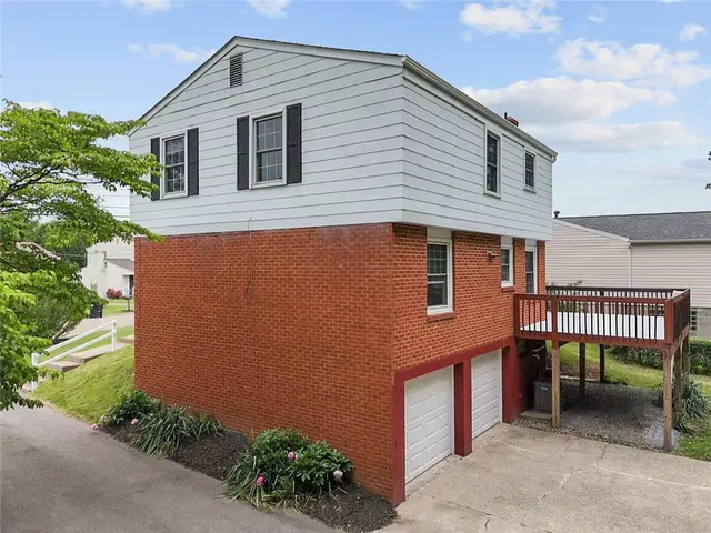 240 Wallingford Dr gallery image 32