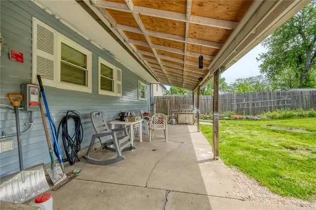 2400 Linden Dr gallery image 14