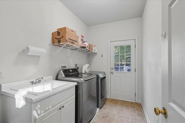 2400 Willow Oak Dr gallery image 10