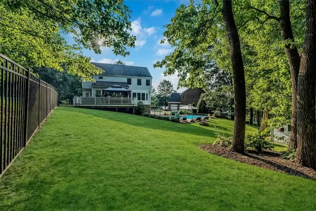 2400 Willow Oak Dr gallery image 11