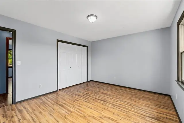 2403 Ramblewood Dr gallery image 5