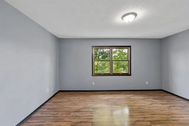 2403 Ramblewood Dr gallery image 15