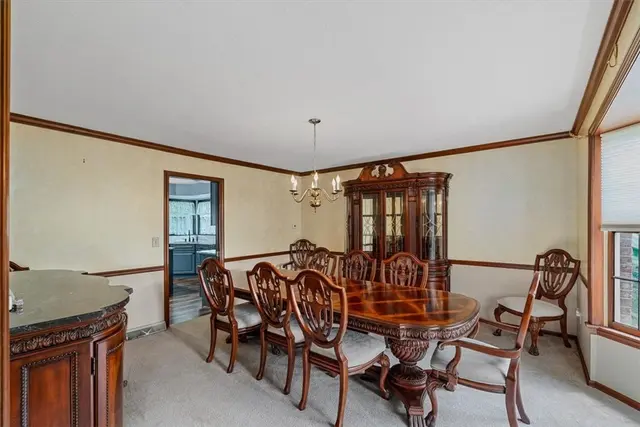2403 Ramblewood Dr gallery image 20