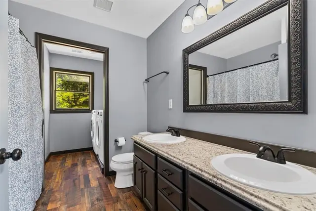 2403 Ramblewood Dr gallery image 28