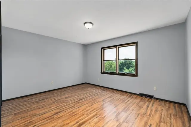 2403 Ramblewood Dr gallery image 30