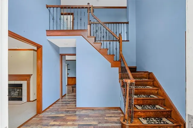 2403 Ramblewood Dr gallery image 36