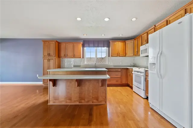 241 Hytyre Farms Dr gallery image 6
