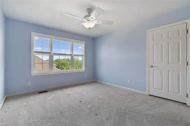 241 Hytyre Farms Dr gallery image 12