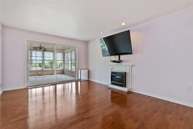 241 Hytyre Farms Dr gallery image 14