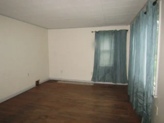 241 Weber Rd gallery image 10