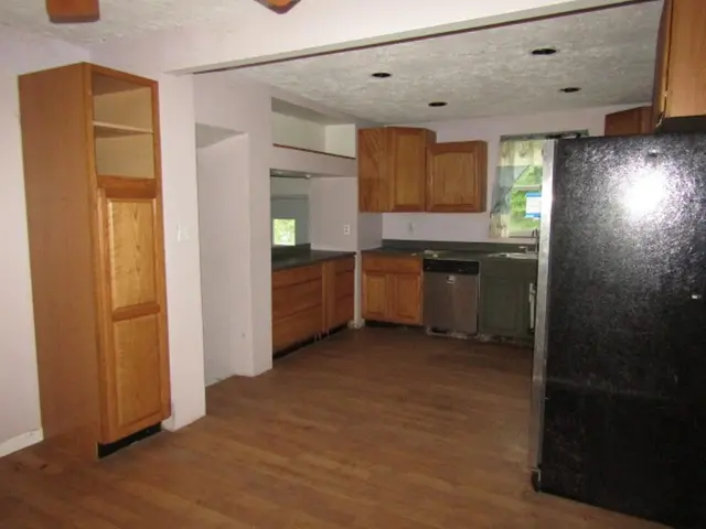 241 Weber Rd gallery image 15