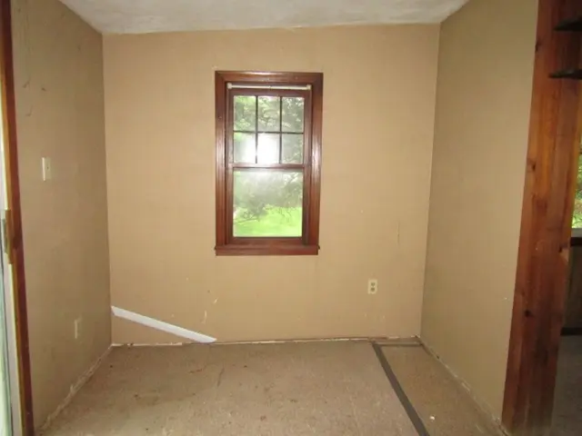 241 Weber Rd gallery image 17