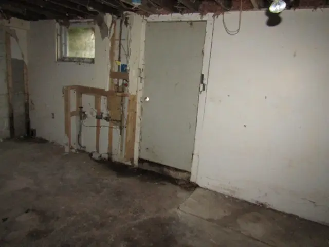 241 Weber Rd gallery image 24