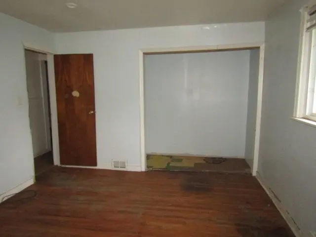 241 Weber Rd gallery image 28