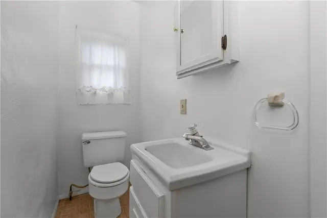 2416 Nicholson Rd gallery image 6