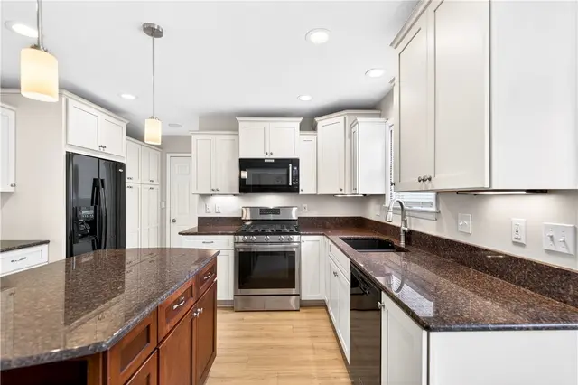 243 Cumberland Dr. gallery image 16