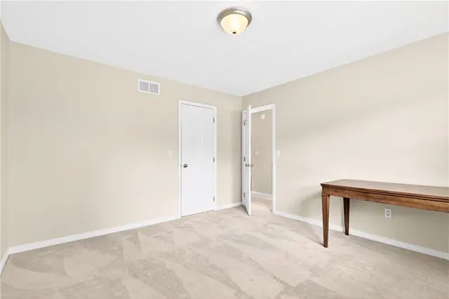 243 Cumberland Dr. gallery image 42