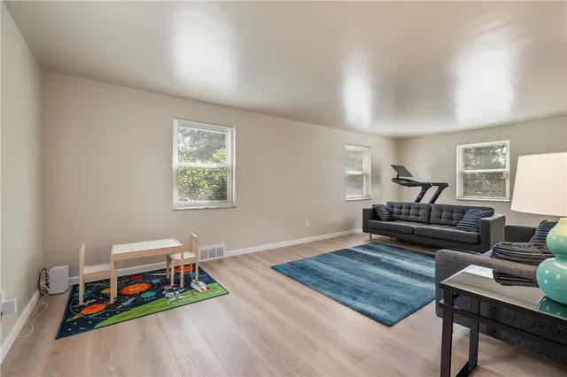 2436 Trotter Dr gallery image 17