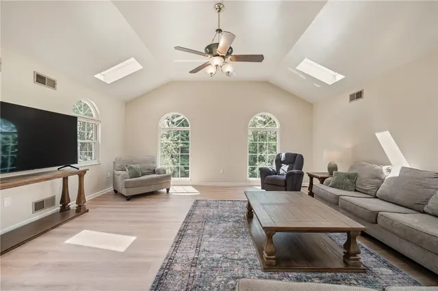 2436 Trotter Dr gallery image 19