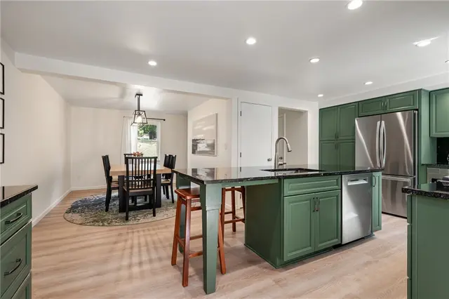 2436 Trotter Dr gallery image 29