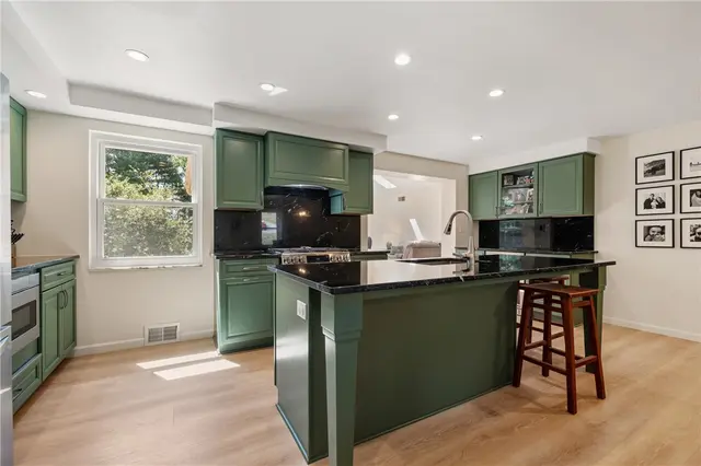 2436 Trotter Dr gallery image 32