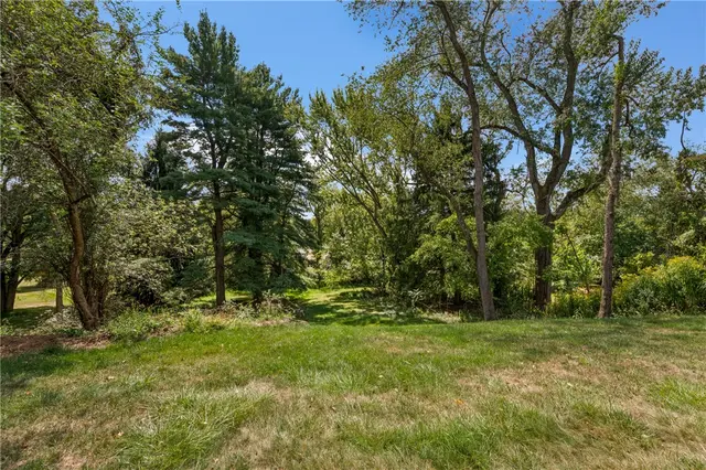 2436 Trotter Dr gallery image 34