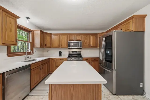 2436 Wedgewood Dr gallery image 5