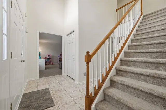 2436 Wedgewood Dr gallery image 12