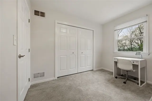 2436 Wedgewood Dr gallery image 15